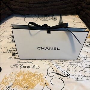 CHANEL White Card Holder with Black Ribbon